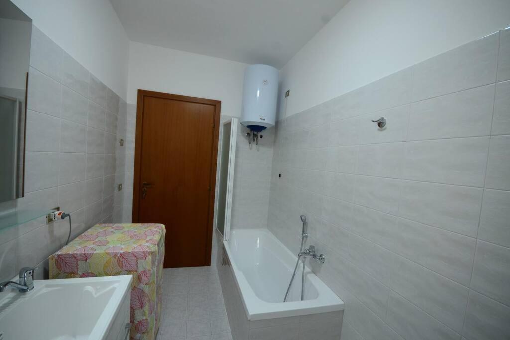 ברצלונה פוצו די גוטו Casa Vacanza Donna Laura מראה חיצוני תמונה